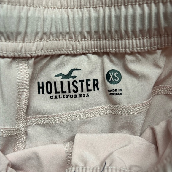 Hollister Men's Soft Pink Athletic Shorts - Picture 2 of 2